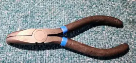 67-401 Armstrong Tools Usa Made Bent Nose Needle Pliers - Black/blue Grip