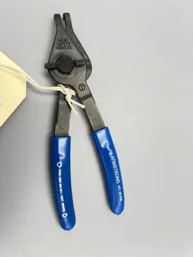 68-006 Armstrong 68-003 No. 90 Retaining Ring Pliers .047 Inch Tips O-ring New