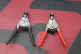 Pwc24-pwc27 Blue Point Lot Set 2 By Snap On Stripmaster Automatic Wire Stripper Pwc24 Pwc27