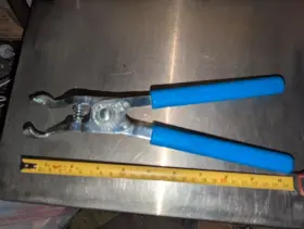 Tri-7l Cornwell Tools Grabbers Spark Plug Boot Puller Pliers