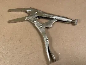 877532 Husky Nice Locking Long Nose Pliers 7 Inch - No Issues Free Shipping