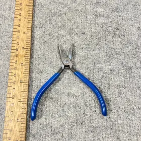 D321-41 Klein D321-41/2c Pliers Needle Nose Slim Short Coated Handles 4 1/2 Inch #d321-41/2c Usa