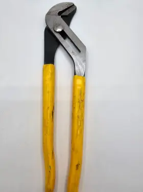 D502-12 Klein Tools Pump Plier 12-inch Tongue And Yellow