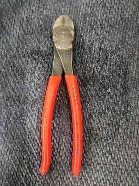 Knipex 843221000448 # 74 21 200 8 Inch High Leverage Angled Diagonal Cutters - Nice