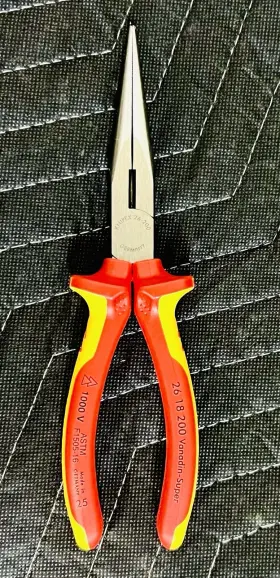 Knipex 843221002527 Vanadin-super 26 18 200 Long Nose Pliers With Cutter 1000v Insulated