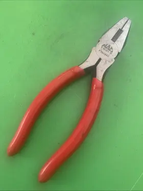 P301842 Mac Tools Hand 6-1/2 Inch Long Lineman Pliers Red Soft Rubber Grip Handle