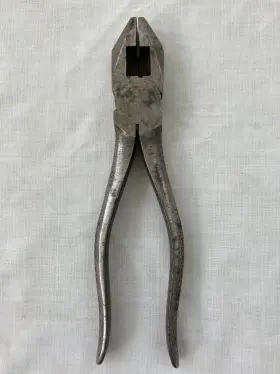 1081-7 Nye Tool Co Vintage 7 Inch Wire Cutter Pliers Made In Usa #1081-7 1081-7 Nye Tool Co Vintage 7 Inch Wire Cutter Pliers Made In Usa #1081-7