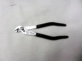 7405 Sk Tools 5 Inch Tongue And Groove Channel Lock Pliers - Usa Made