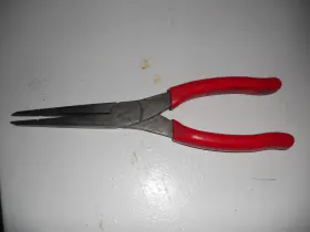 597c Snap-on Tools 9 Inch Needle Nose Pliers Red Instinct Handles