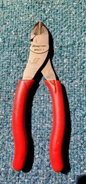 86acf Snap-on 6-1/2 Inch Red Grips Power Edge Diagonal Cutters. Made In The Usa