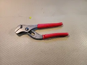 Awp65 Snap-on Tools Usa Red 6.5 Inch Adjustable Joint Channel Pliers