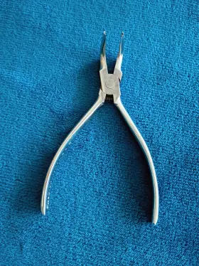 C1t-20-13 Snap-on Vintage . Bent Nose Pliers