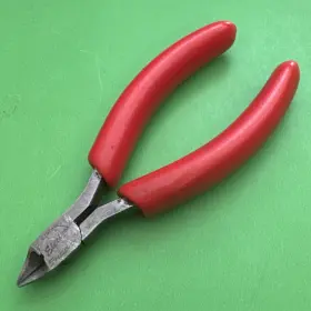 Snap-on E707awcg Snap-on Usa 4.5 Inch Red Rubber Electronic Short Needle Nose Cutting Pliers