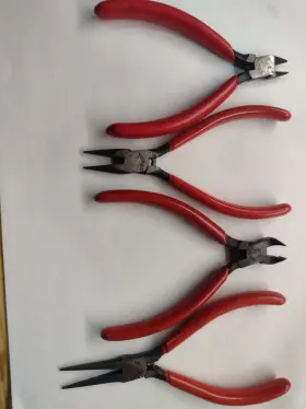Snap-on E714 Lot Of 4 Tools Nippers And Needle Nose Pliers. Usa Vintage