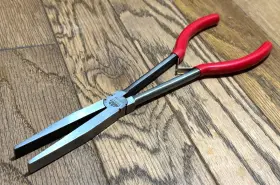 P301735 Snap-on Mac Tools 11 Inch Long Reach Duck Bill Needle Nose Pliers Stork Red Grip Spring