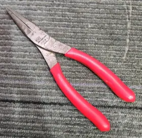 96acf1 Snap-on Tools 8 Inch Soft Grip Needle Nose Pliers - Red