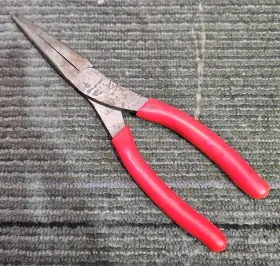 97acf2 Snap-on Tools 9 Inch Soft Grip Needle Nose Pliers - Red