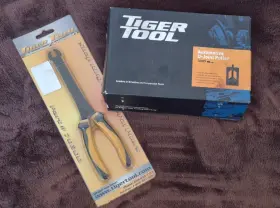70300 Tiger Tools 10105 U-joint Puller And Snap Ring /push Pun Pliers