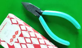 B-5316 Utica Nos Vintage 4-1/2 Inch Precision Diagonal Side Cutting Pliers With Box