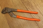 Mac Tools 10" Slip Joint Tongue Groove Pliers Orange Handle P301814 Used. Price: $15.20.